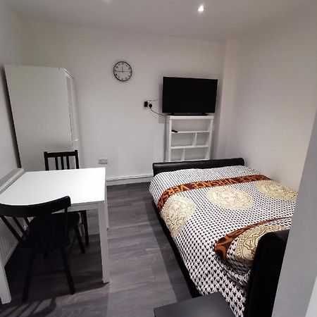 Studio Self Contained Double Bedroom Londyn Zewnętrze zdjęcie