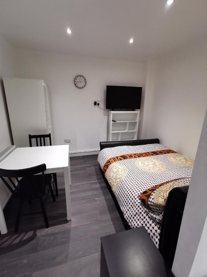 Studio Self Contained Double Bedroom Londyn Zewnętrze zdjęcie